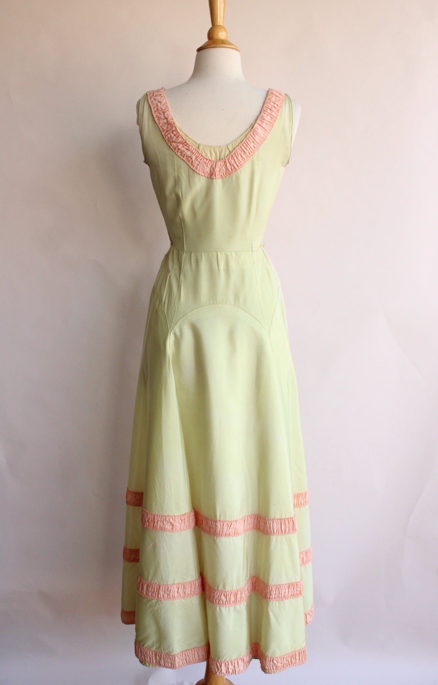 Vintage 1940s Green Full Length Dress