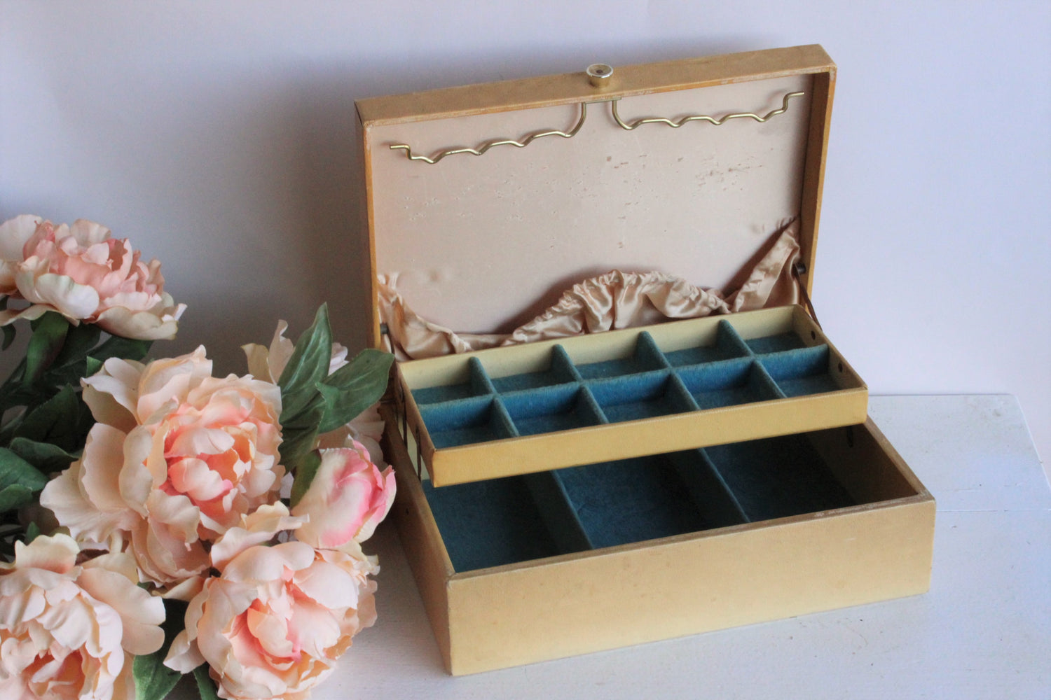 Vintage 1950s Jewelry Box By Lady Buxton