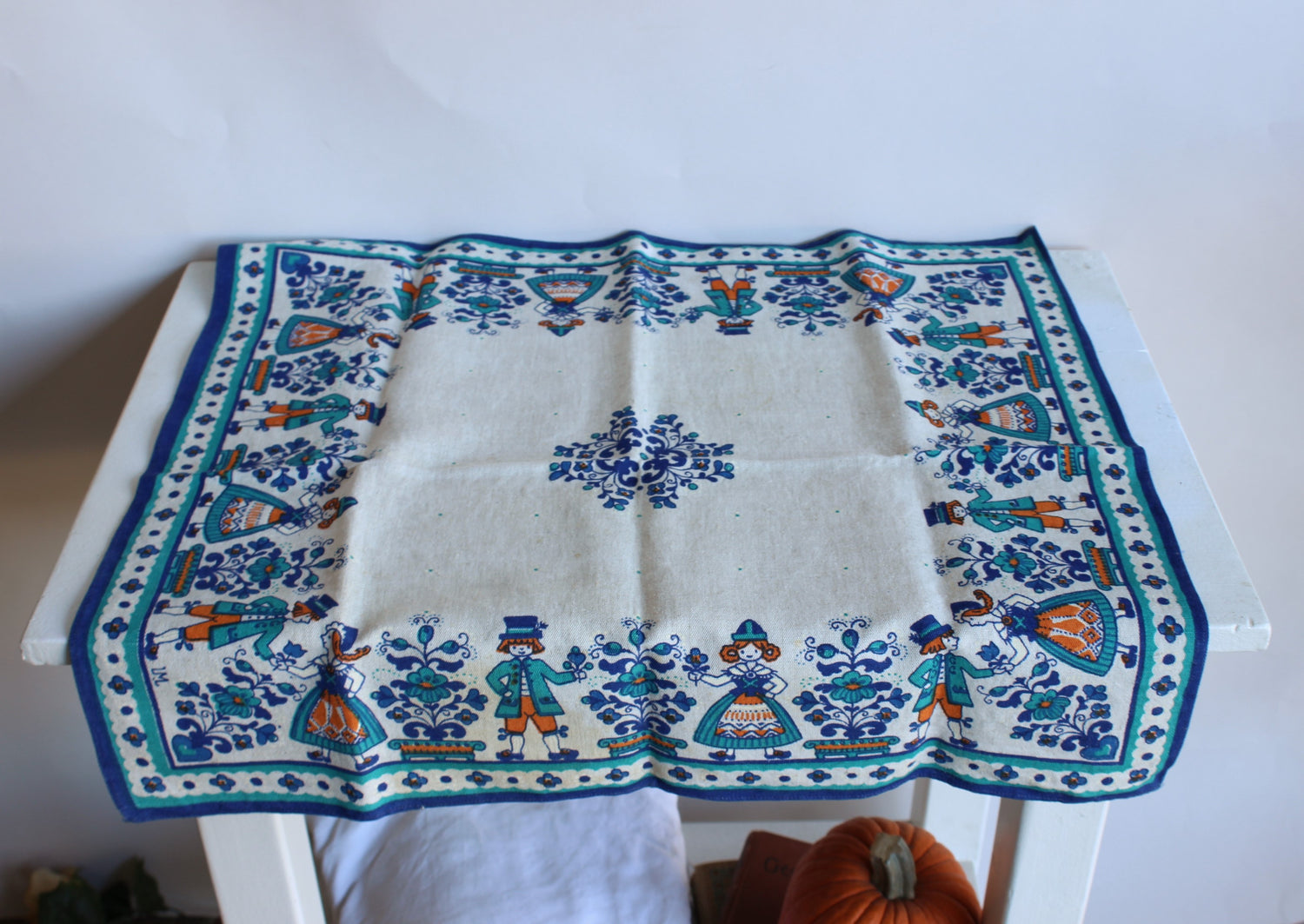 Vintage Dutch Boy and Girl Tablecloth and Napkin Set