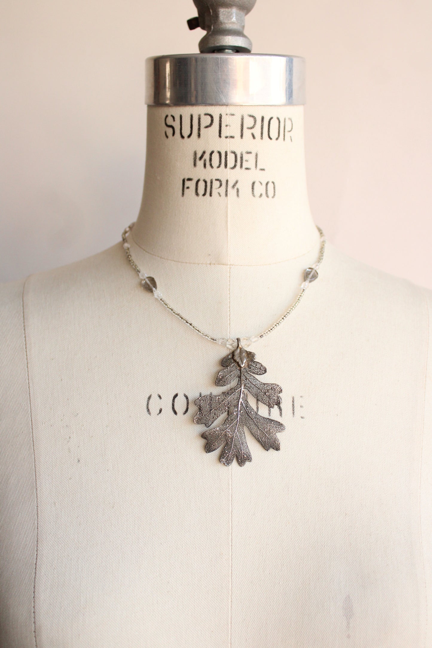 Vintage Early 2000s Leaf Necklace