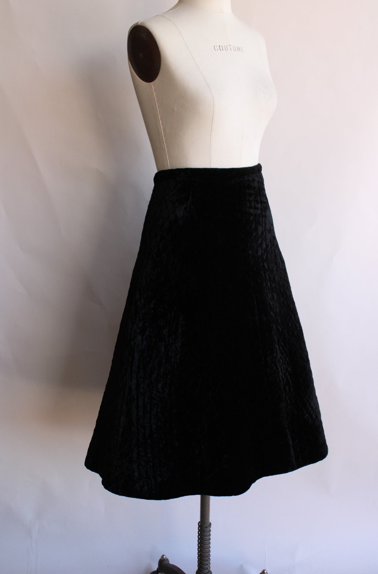 Vintage 1950s 1960s Black Velvet Quilted Skirt – Toadstool Farm Vintage
