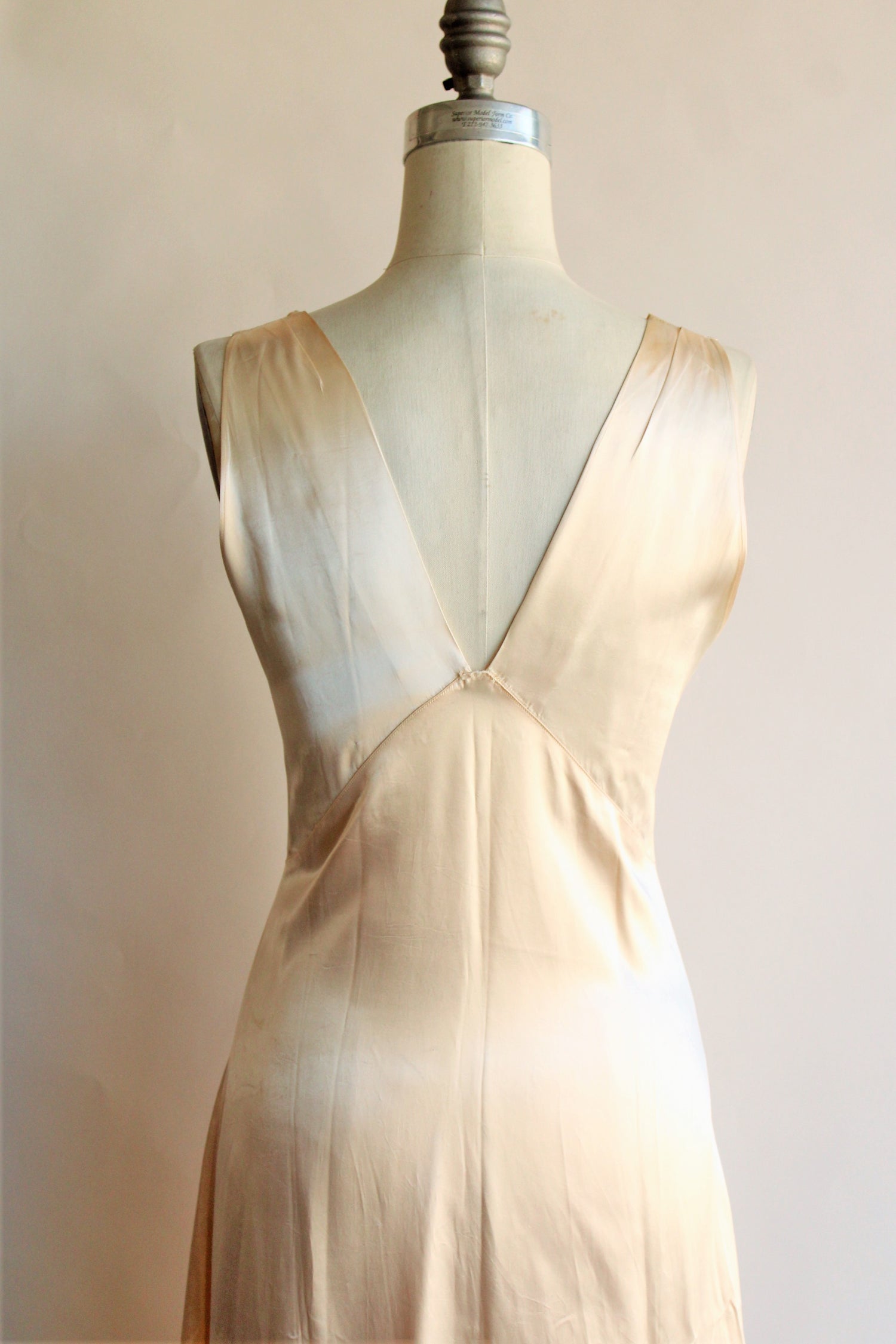 Vintage 1950s Peachy-Ivory Satin Nightgown