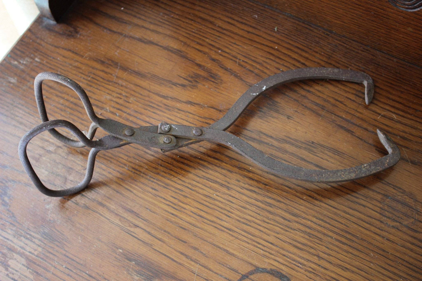 Vintage Americana Rustic Ice Tongs-Mint Chips Vintage Home Goods-Antique,Country farmhouse,Ice Gripperrs,Ice Handles,Ice Tongs,Rustic,Tools,Vintage,Wrought Iron