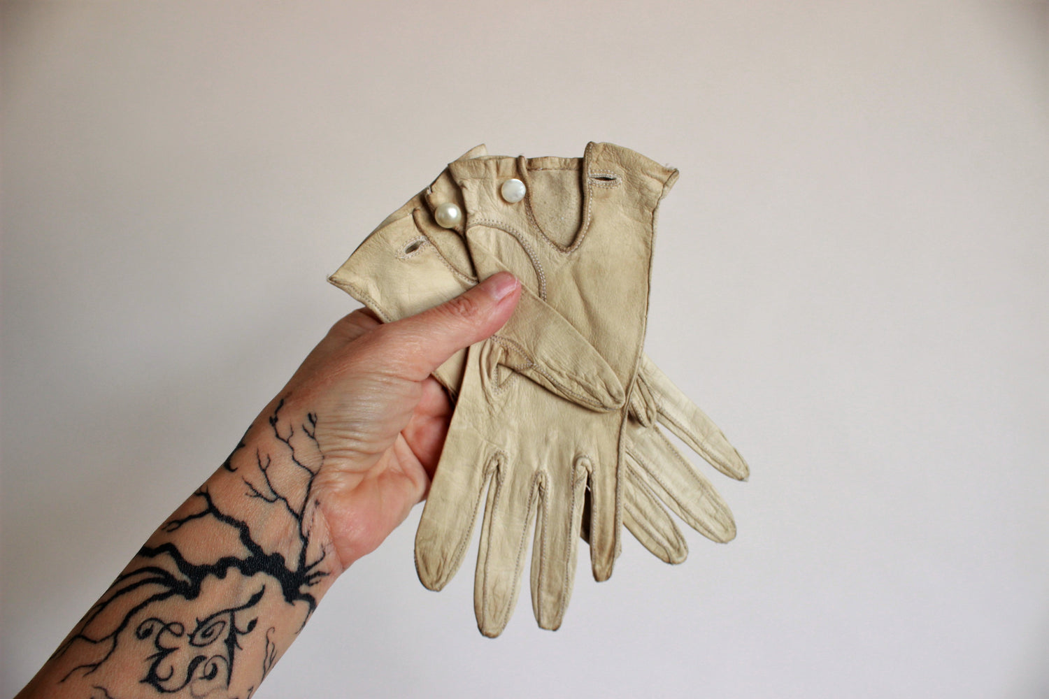 Vintage Ivory Kid Leather Gloves
