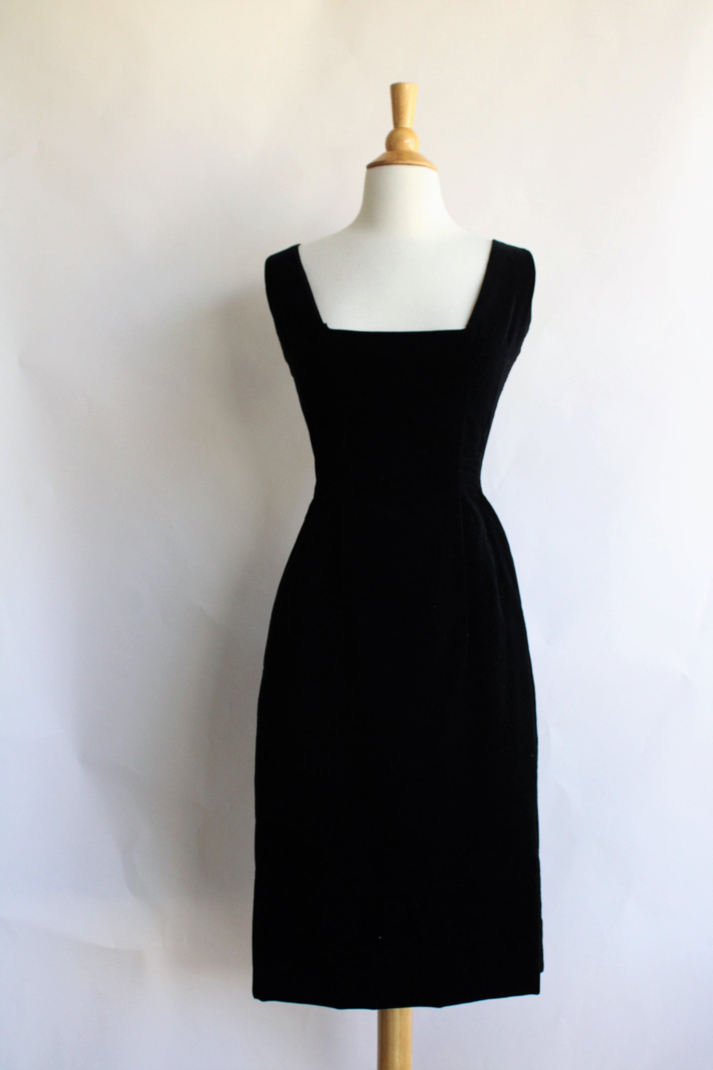 Vintage 1960s Lanz Black velvet Wiggle Dress
