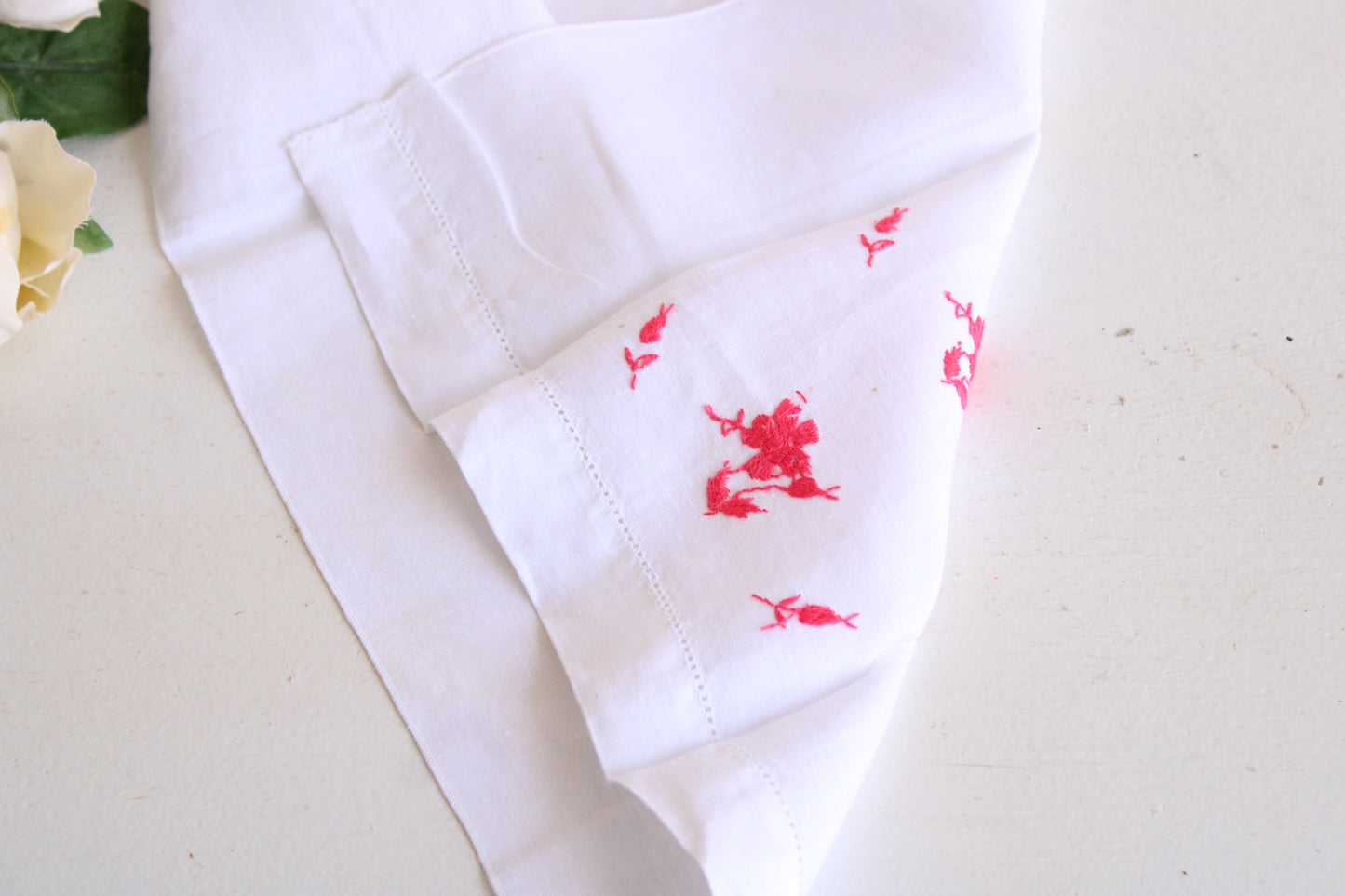 Vintage Fingertip Towel with Pinkish Red Flowers