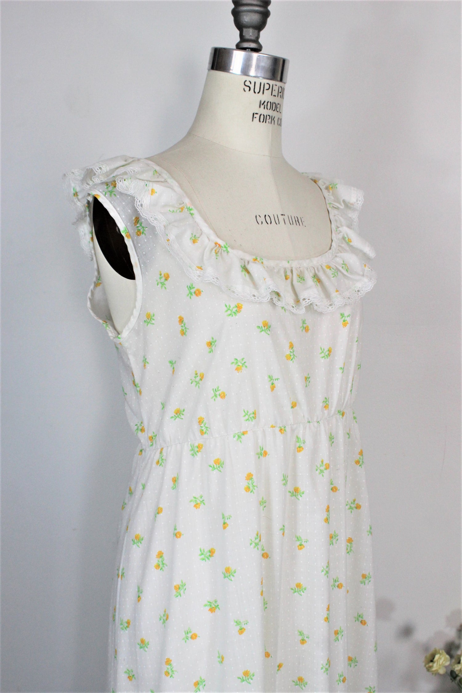 Vintage 1970s 1980s Floral Print Nightgown With Tiny Yellow Flowers And Swiss Dots