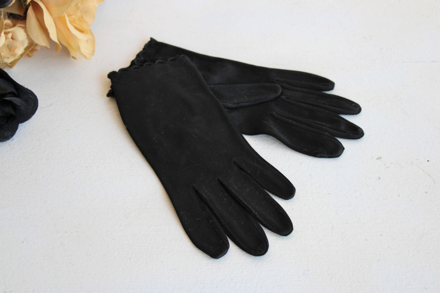 Vintage 1960s Hansen Airloom Black Gloves, Size 7