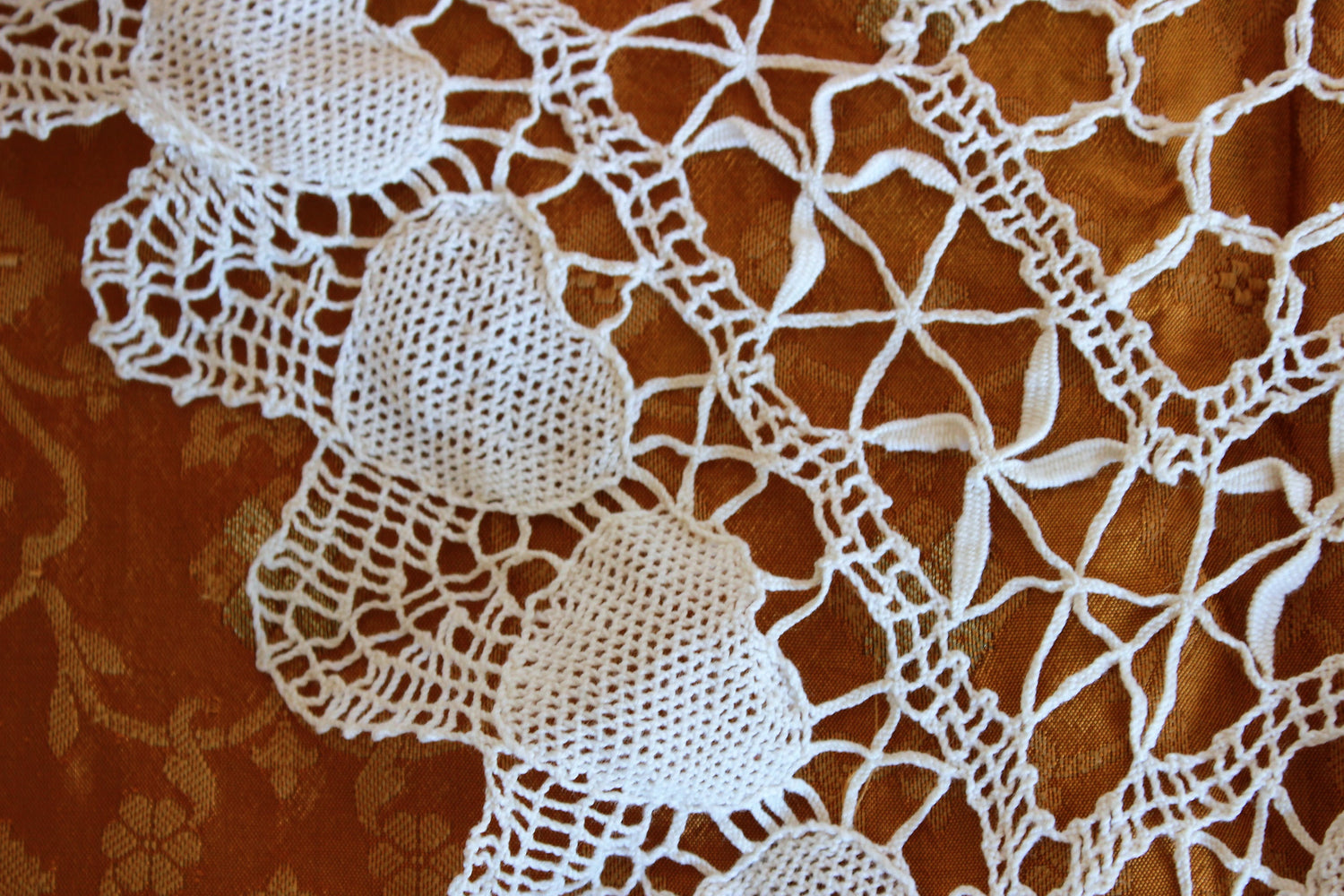 Vintage Lace Doily Or Placemat In Ivory With Crochet Hearts