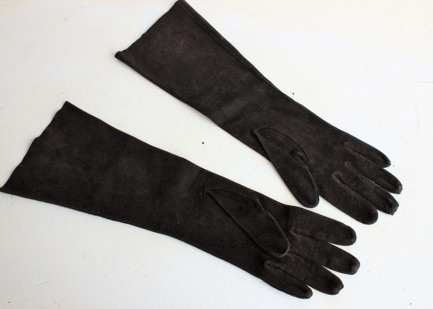 Vintage 1950s 1960s Brown Suede Gloves by Aris Four Hundred