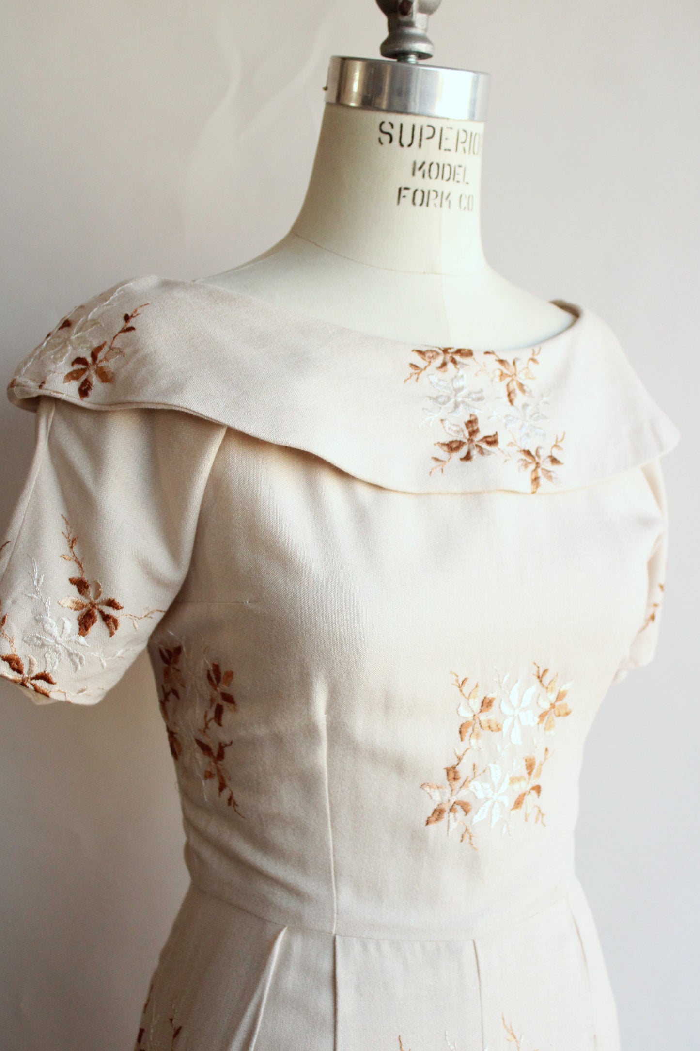 Vintage 1950s Brown Embroidered Dress