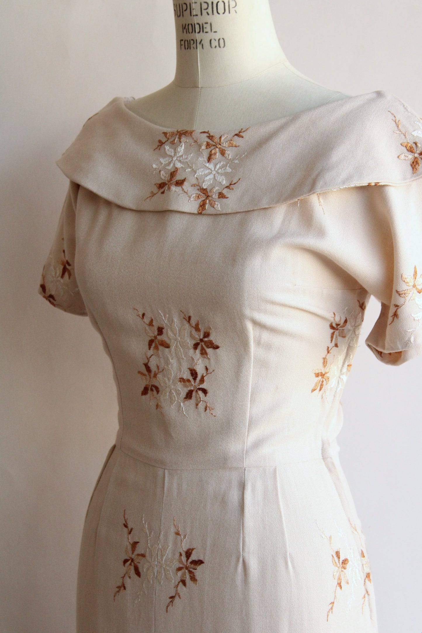 Vintage 1950s Brown Embroidered Dress