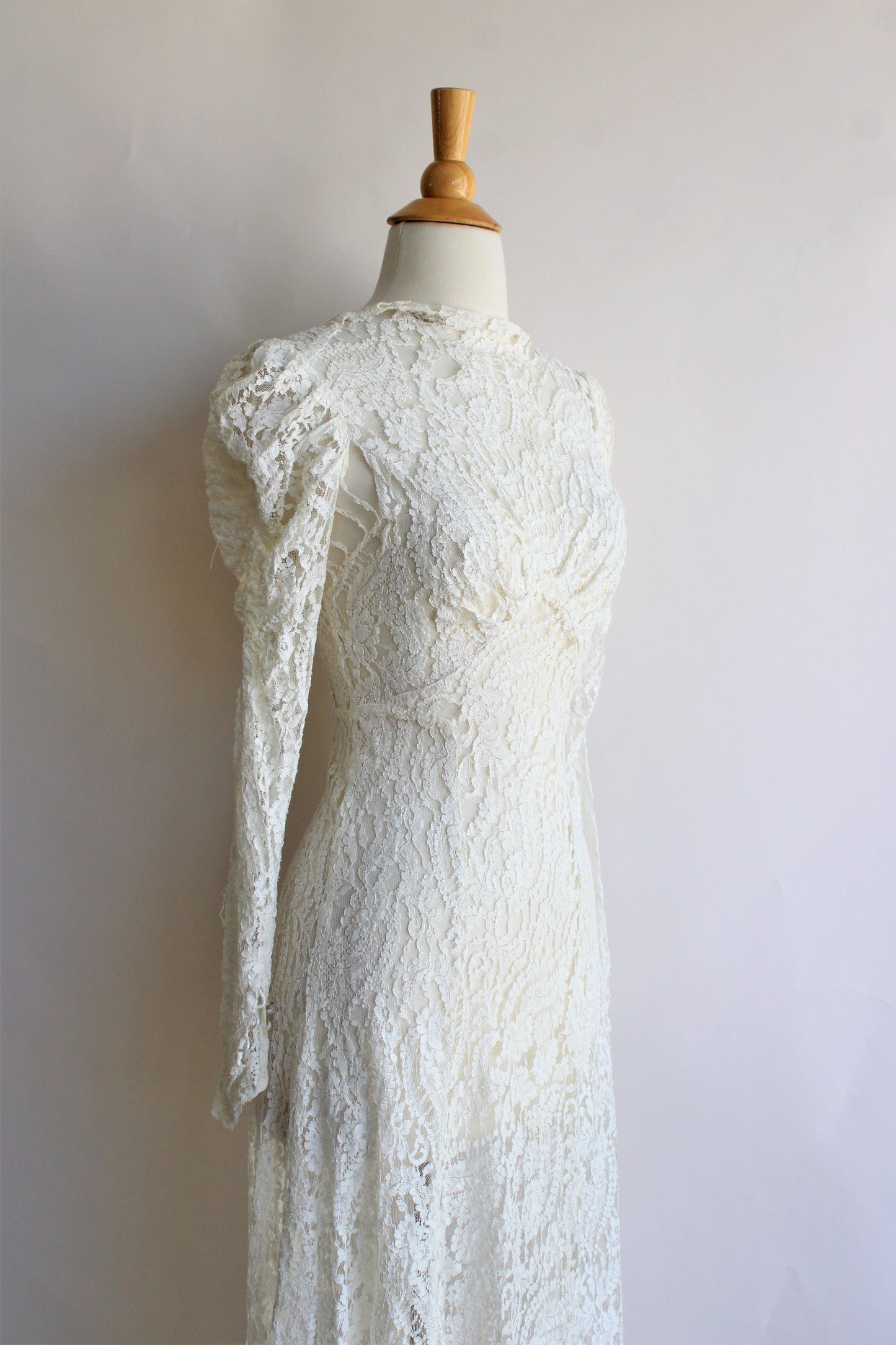 Vintage 1930s White Lace Wedding Dress