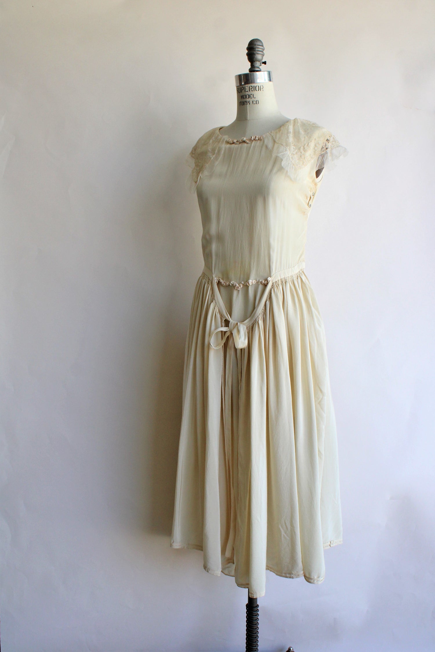 Vintage 1920s Ivory Silk Robe De Style Dress