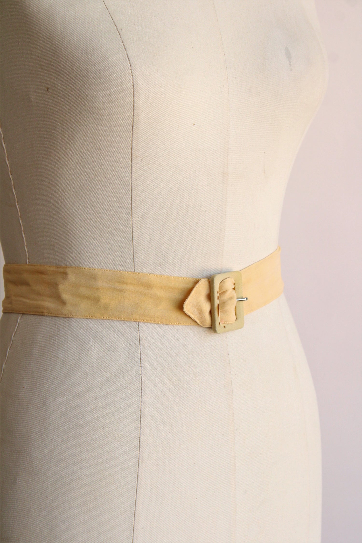 Vintage 1940s Yellow Silk Belt