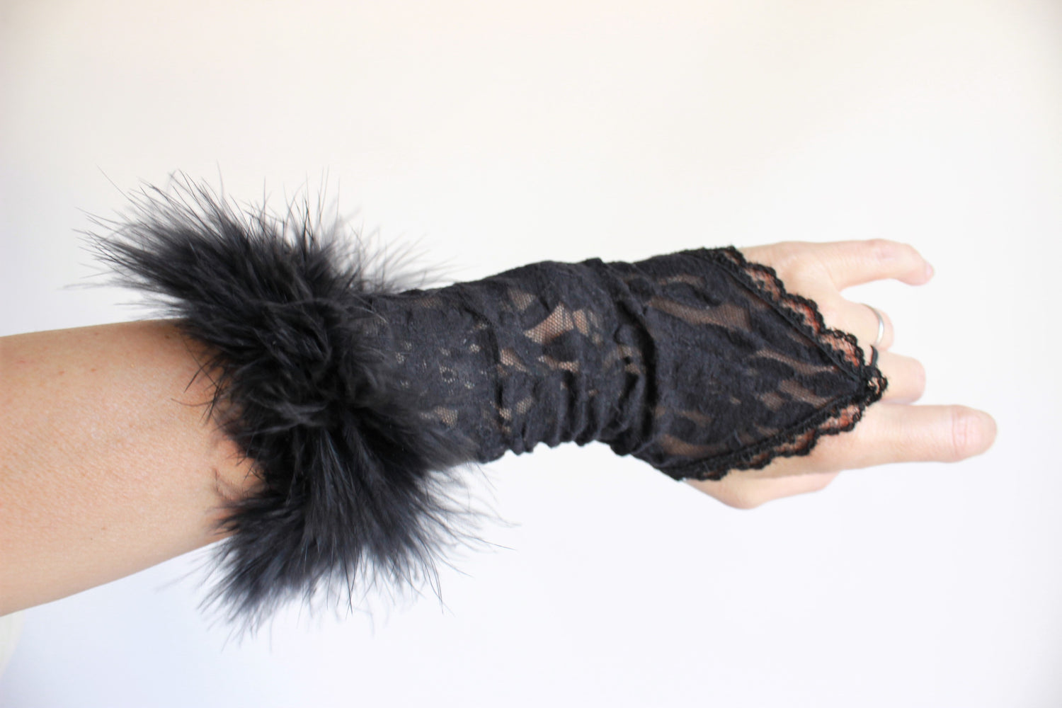 Vintage 1980s Lace and Feather Fingerless Gloves