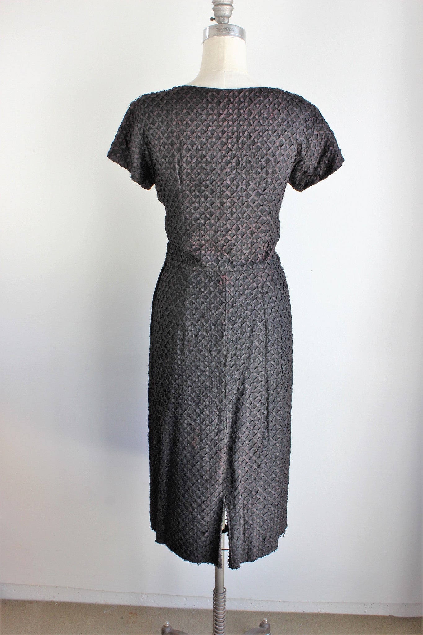 Vintage 1940s 1950s Ribbon Wiggle Dress