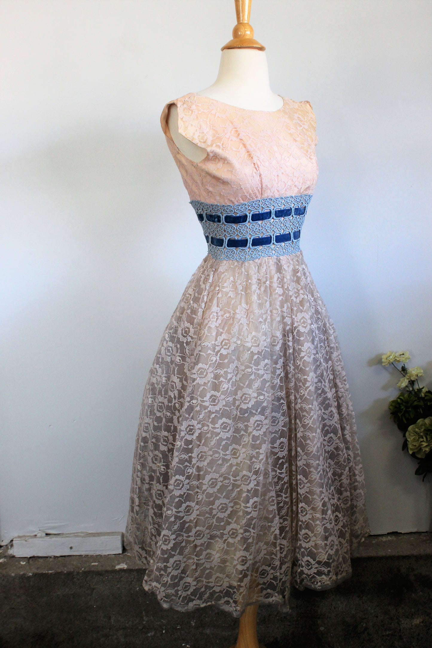 Vintage 1950s Lace Party Dress Fit And Flare