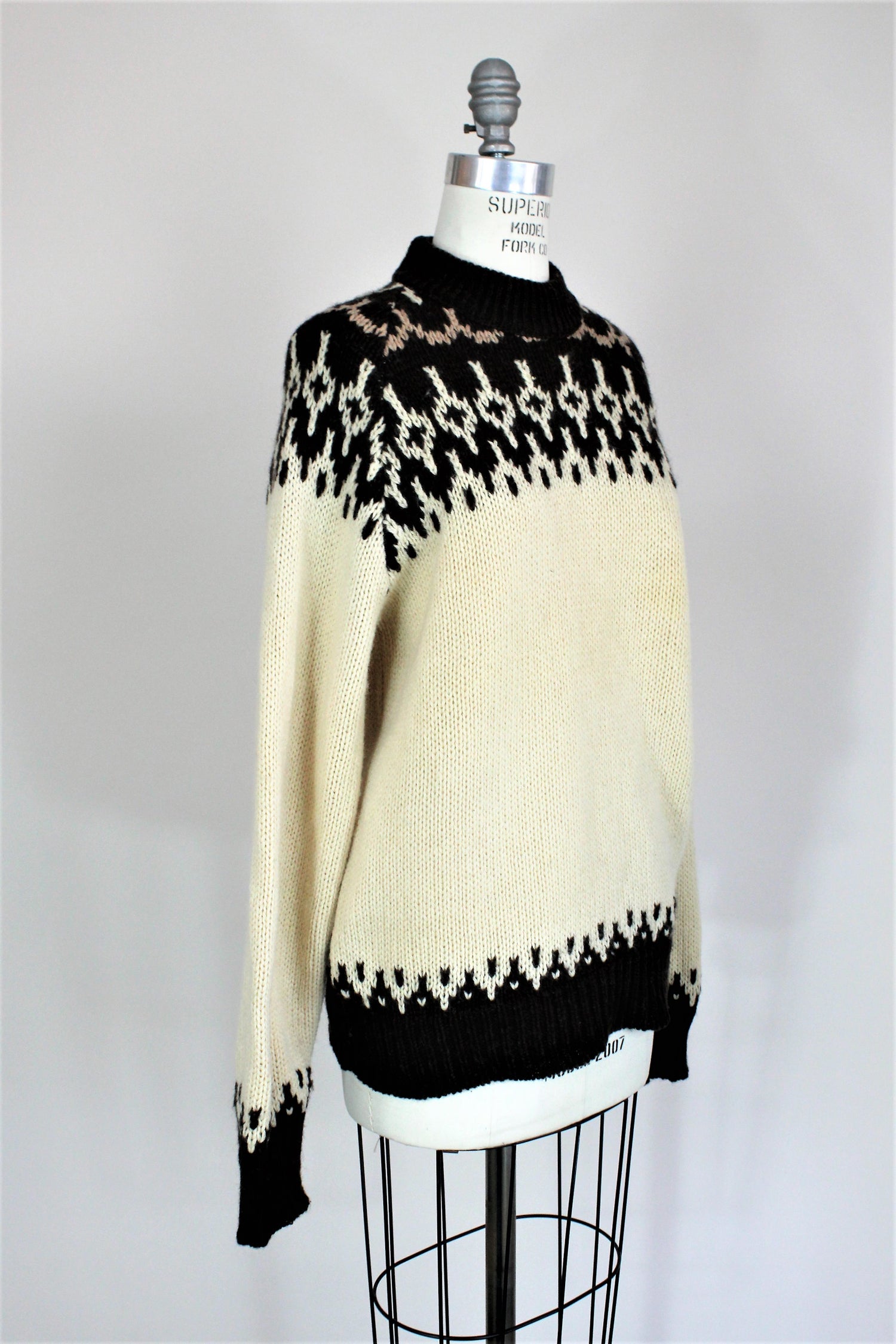 Vintage 1970s Pendleton Wool Pull Over Ski Sweater