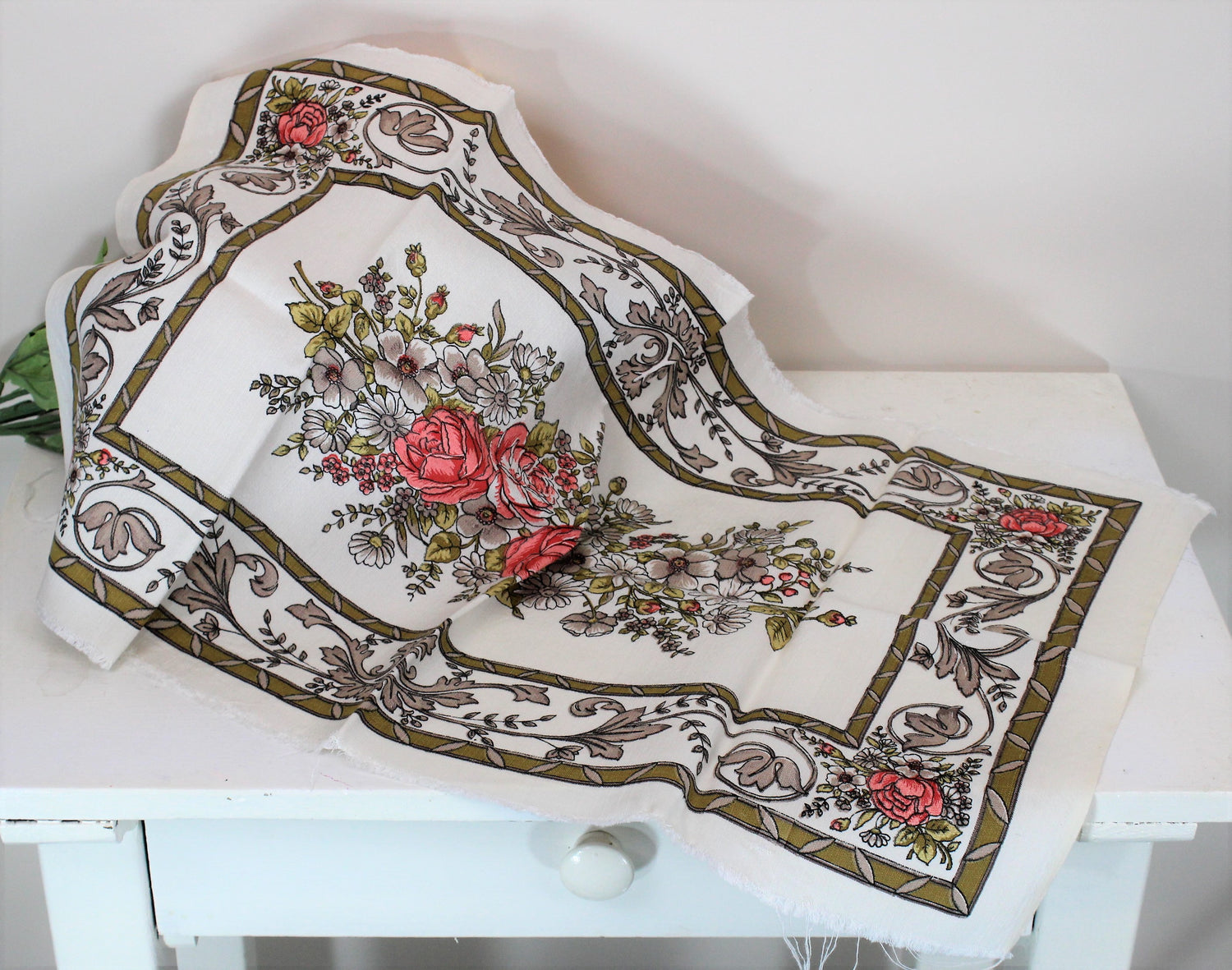 Vintage 1950s Table Runner With Floral Print in White Barkcloth