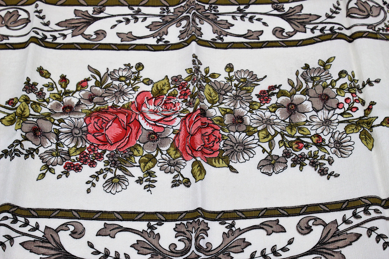 Vintage 1950s Table Runner With Floral Print in White Barkcloth