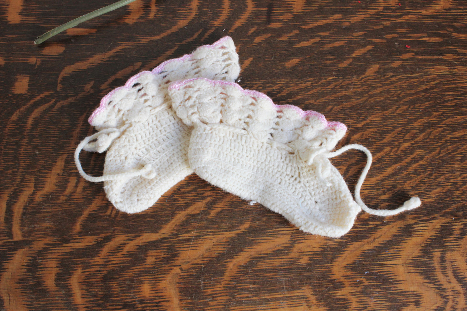 Vintage 1950s Baby Booties / Infant Girls Crochet Ivory With Pink Trim