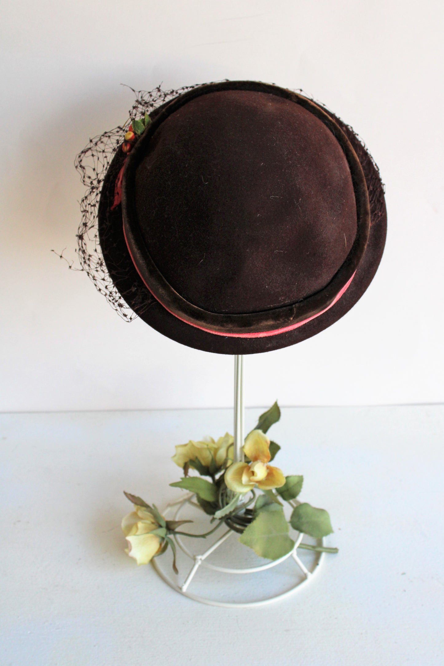 Vintage 1950s Bonwit Teller Brown Hat with Veil