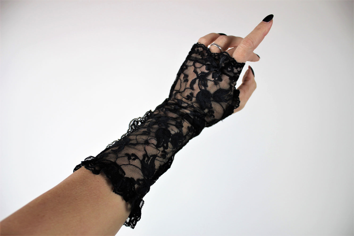 Vintage 1990s Black Lace Fingerless Gloves With Buttons and Bows 