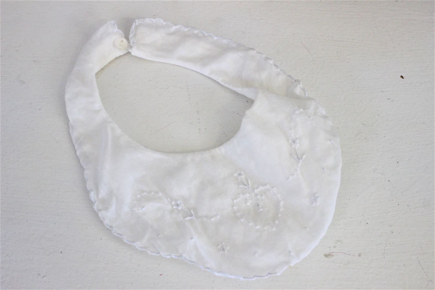 Vintage Baby Bib Embroidered / Cotton Eyelet Scalloped Edges Swiss Dots / Baby Clothes Layette Infant