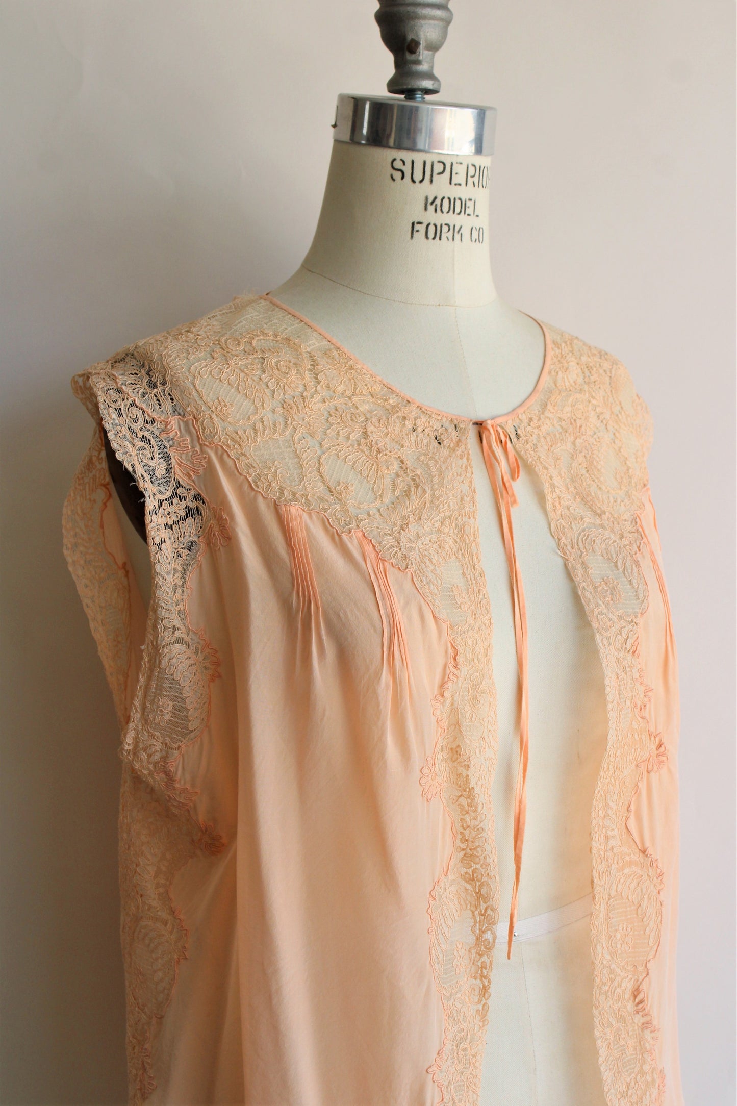 Vintage 1920s Peach Silk Bed Jacket