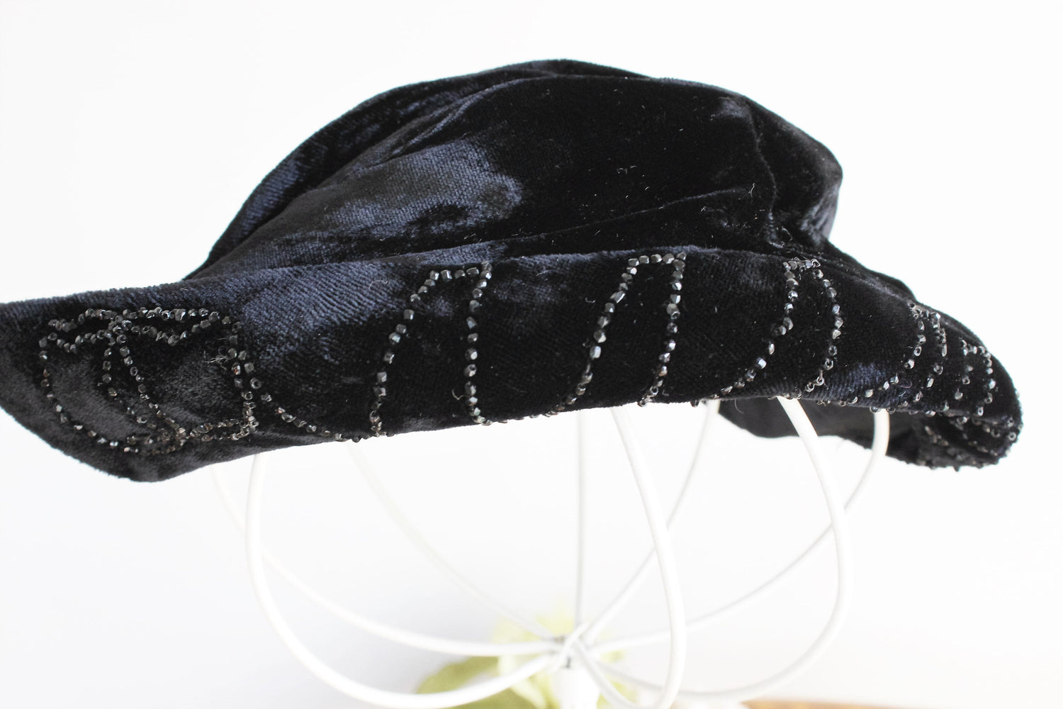 Vintage 1950s Black Velvet Fascinator Hat With Jet Beads