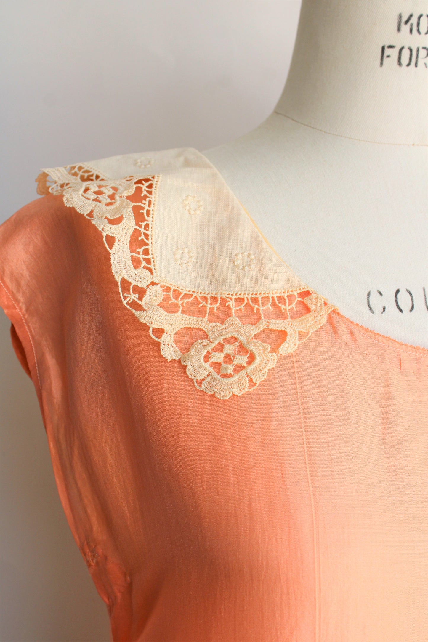 Antique 1920s Peach Silk Dress with Ivory Lace Collar