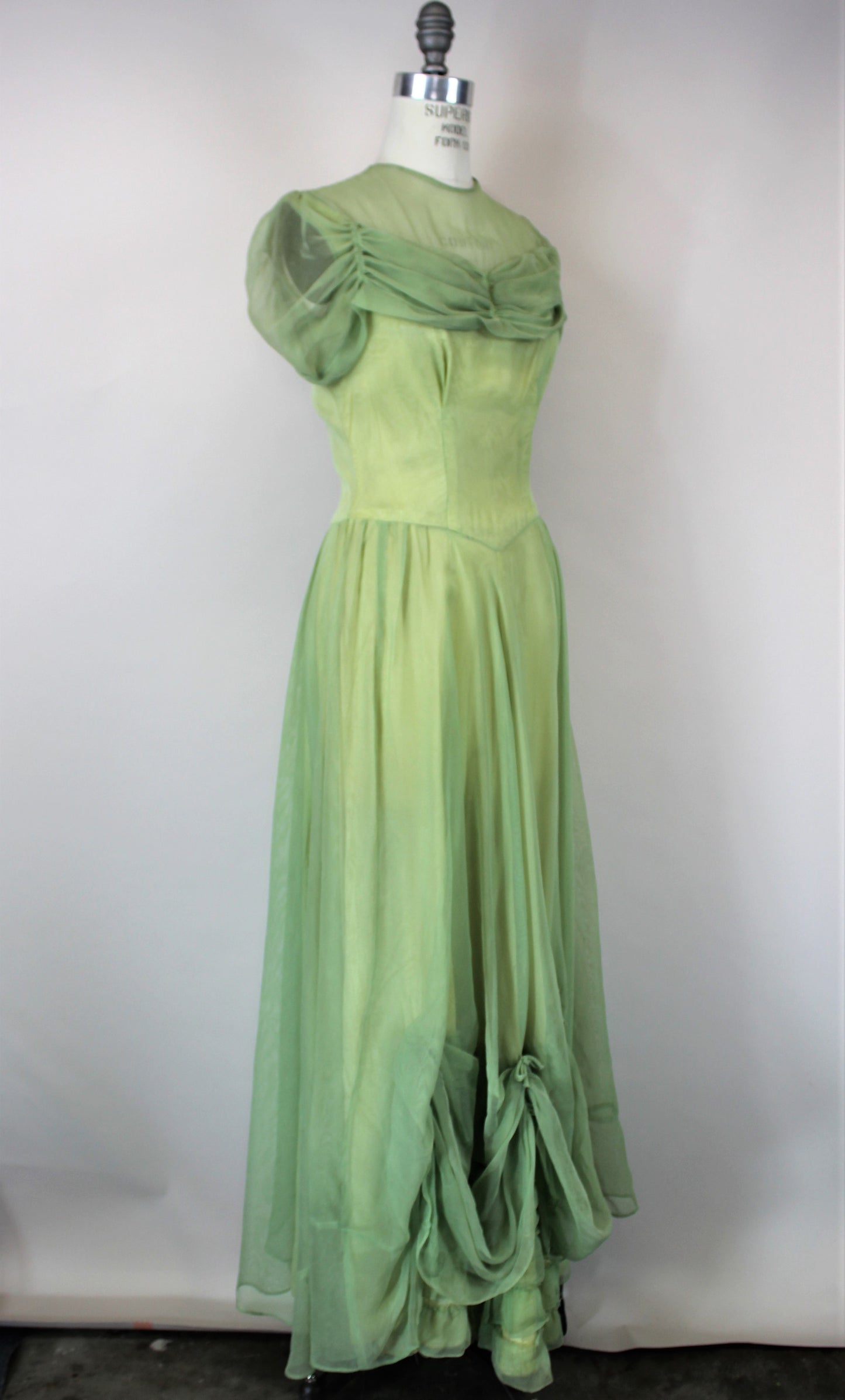 Vintage 1940s Green Tulle Party Gown