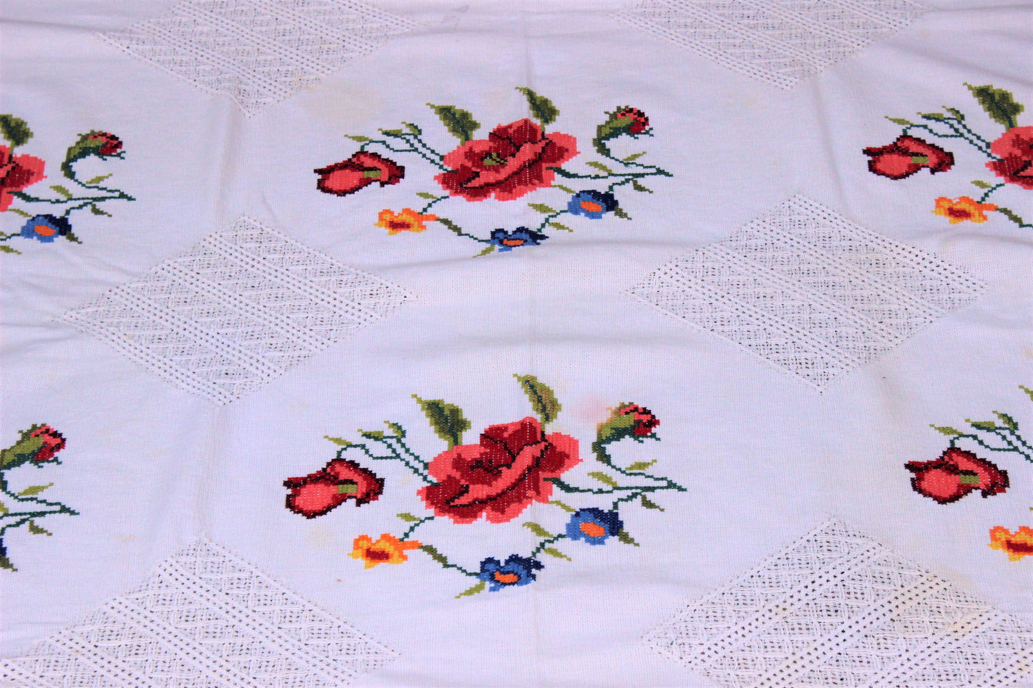 Vintage 1950s 1960s Cotton Tablecloth With Cross Stitched Flowers