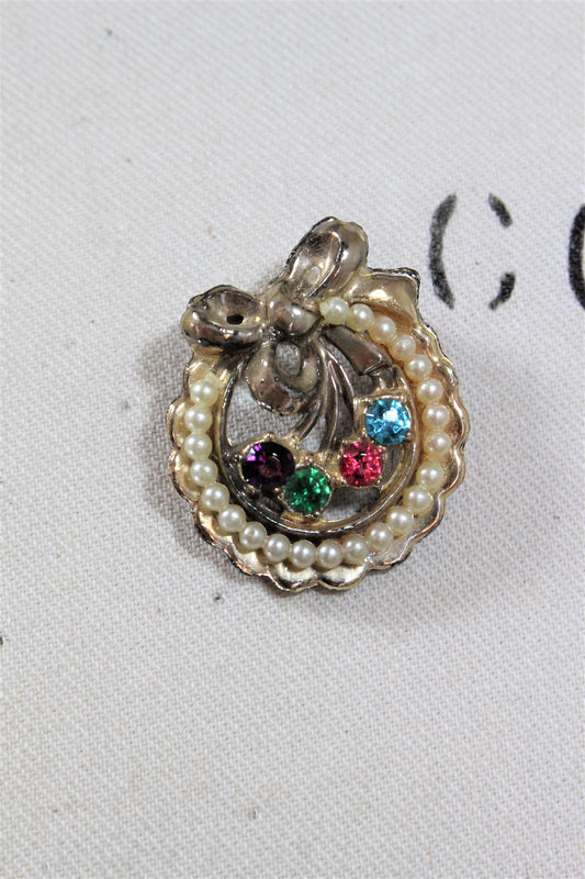 Vintage Brooch In Gold Tone With Rainbow Rhinestones And Faux Pearls