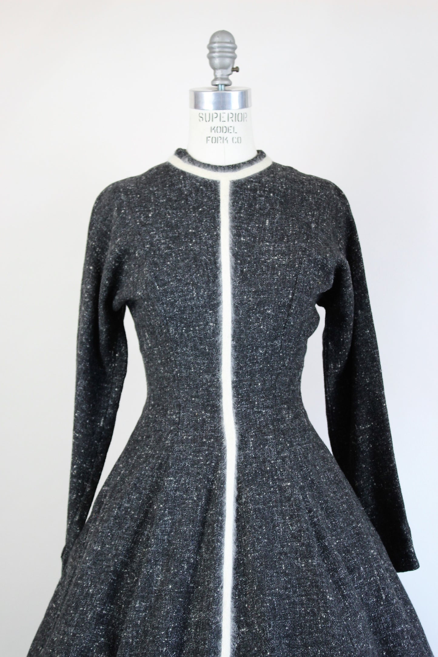 Vintage 1950s Beldon Cann New Look Gray Tweed Dress With Pockets And Angora Trim