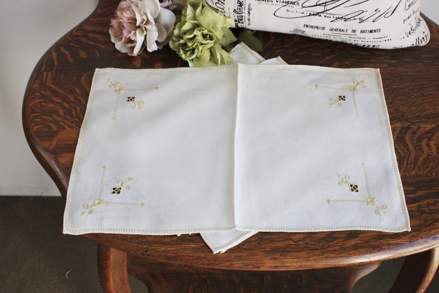 Vintage 1930s Linen Placemats, Set of Four With Gold Yellow Embroidery