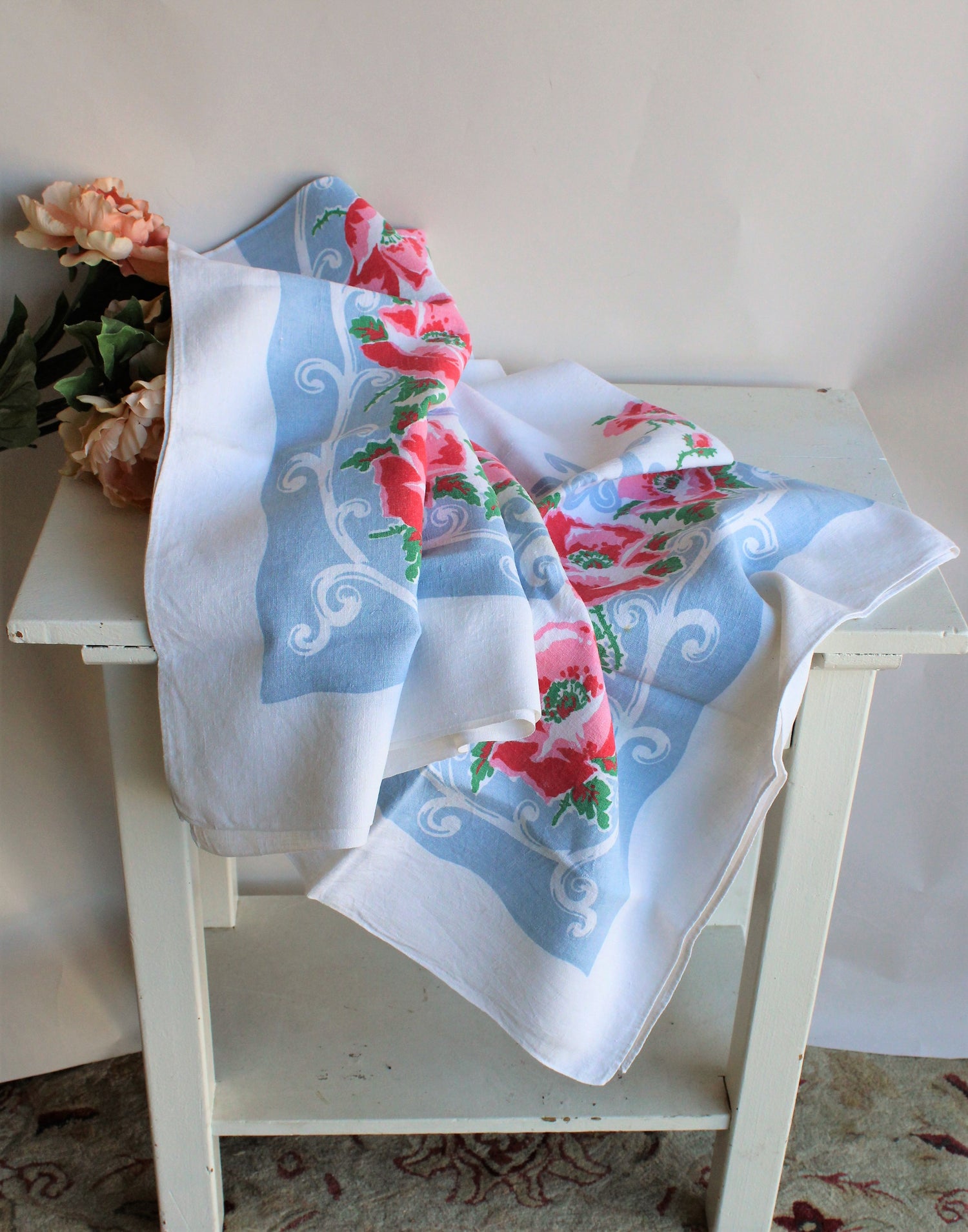 Vintage 1940s 1950s Linen Tablecloth with Rose Print