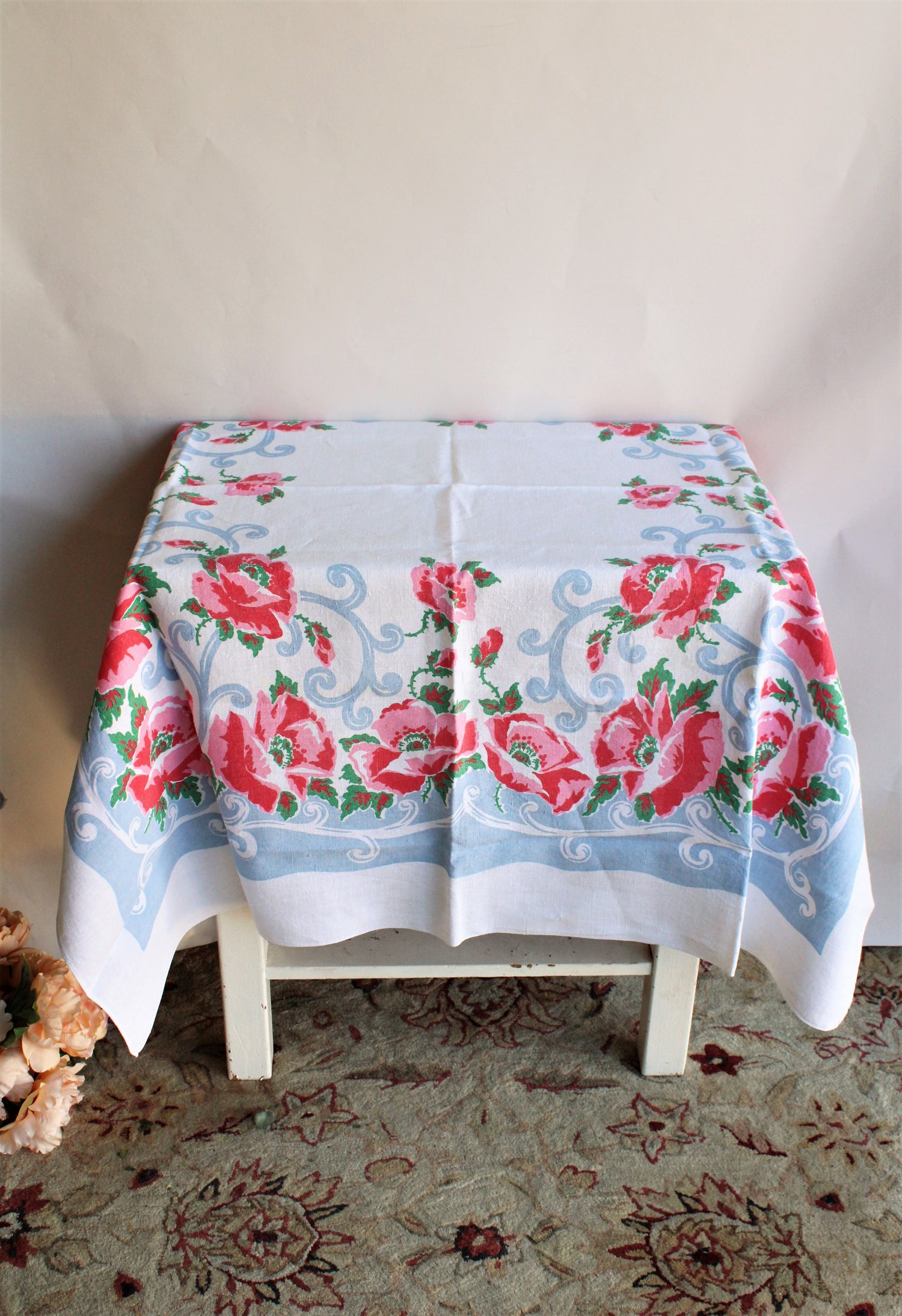 Vintage 1940s 1950s Linen Tablecloth with Rose Print