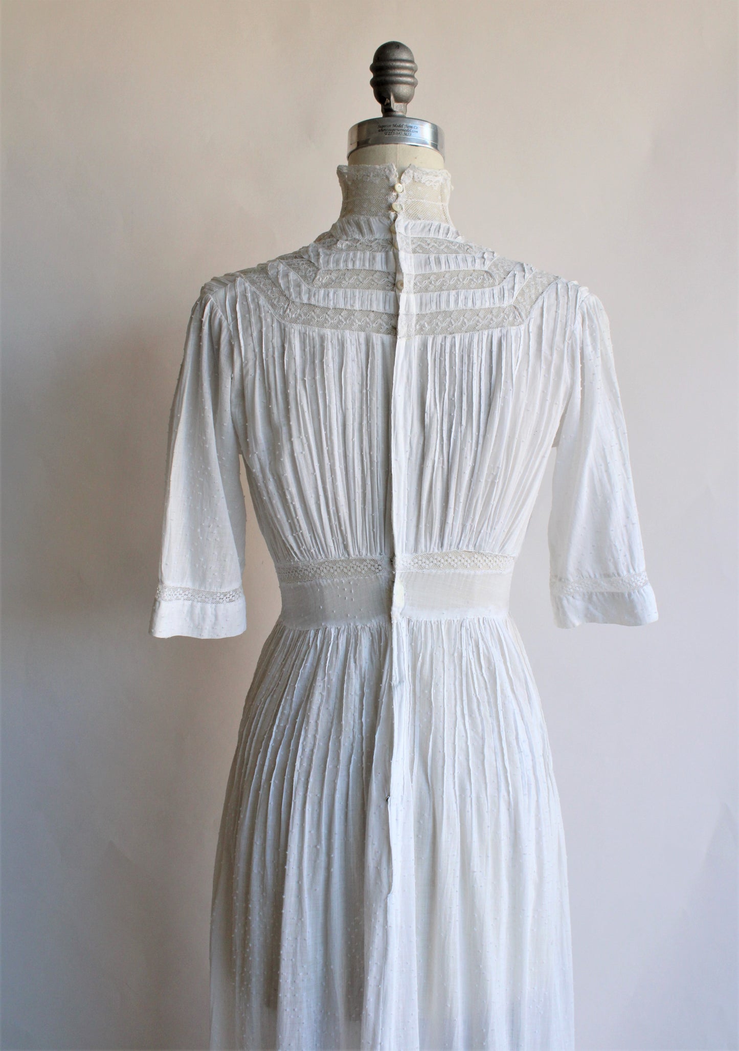 Antique Edwardian White Dress In Cotton and Lace
