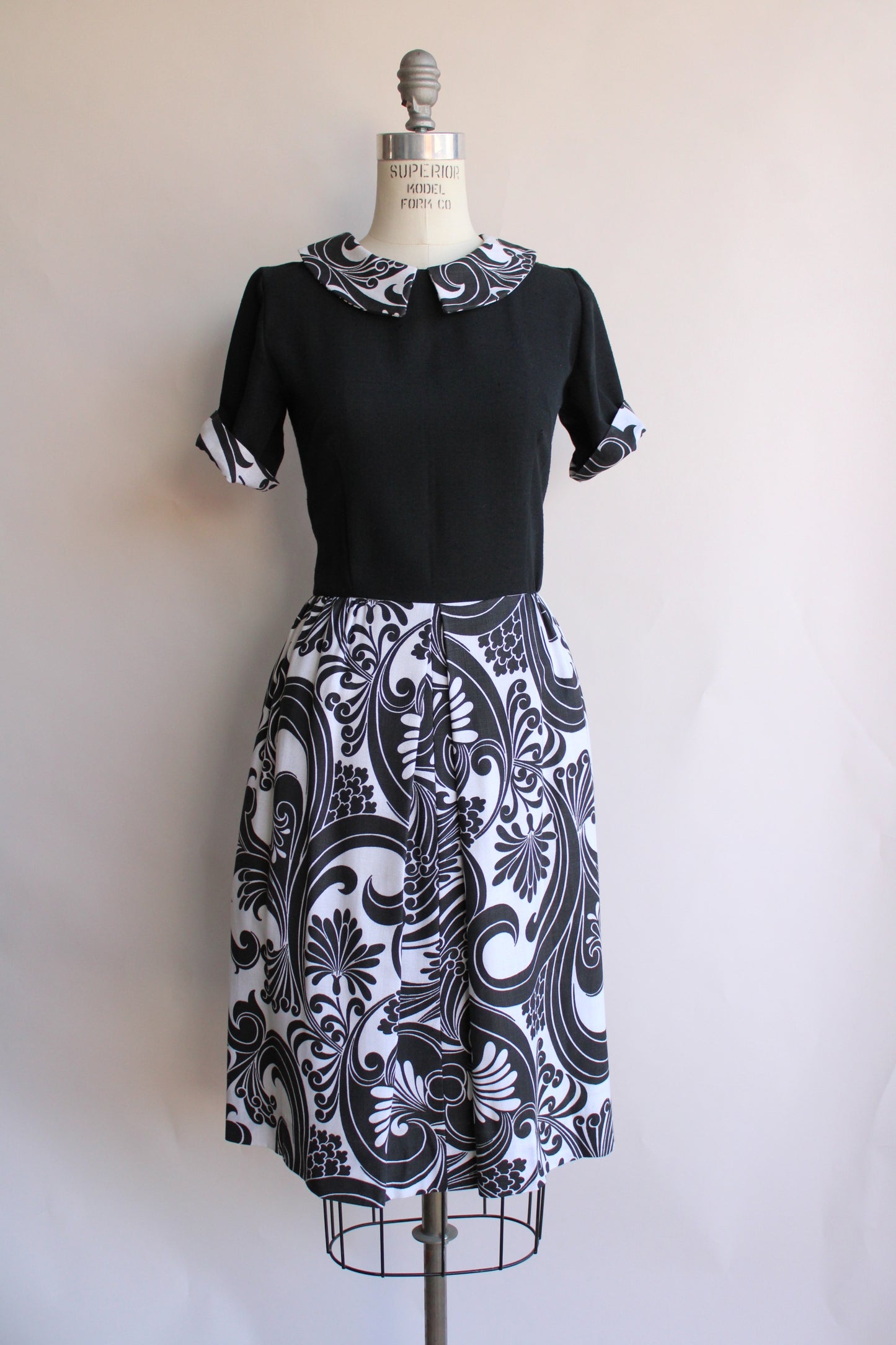 Vintage 1960s Black and White Dress with Peter Pan Collar