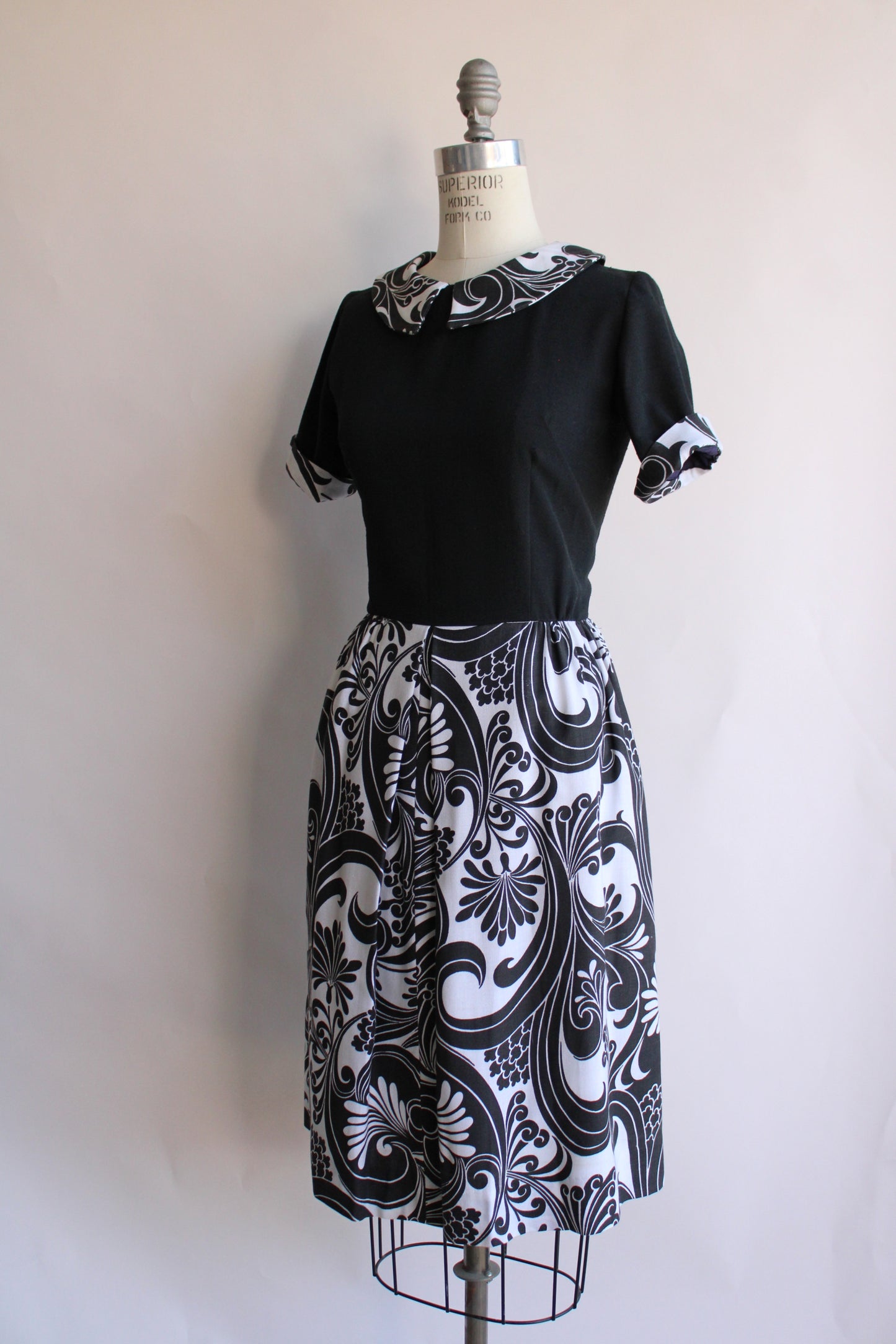Vintage 1960s Black and White Dress with Peter Pan Collar