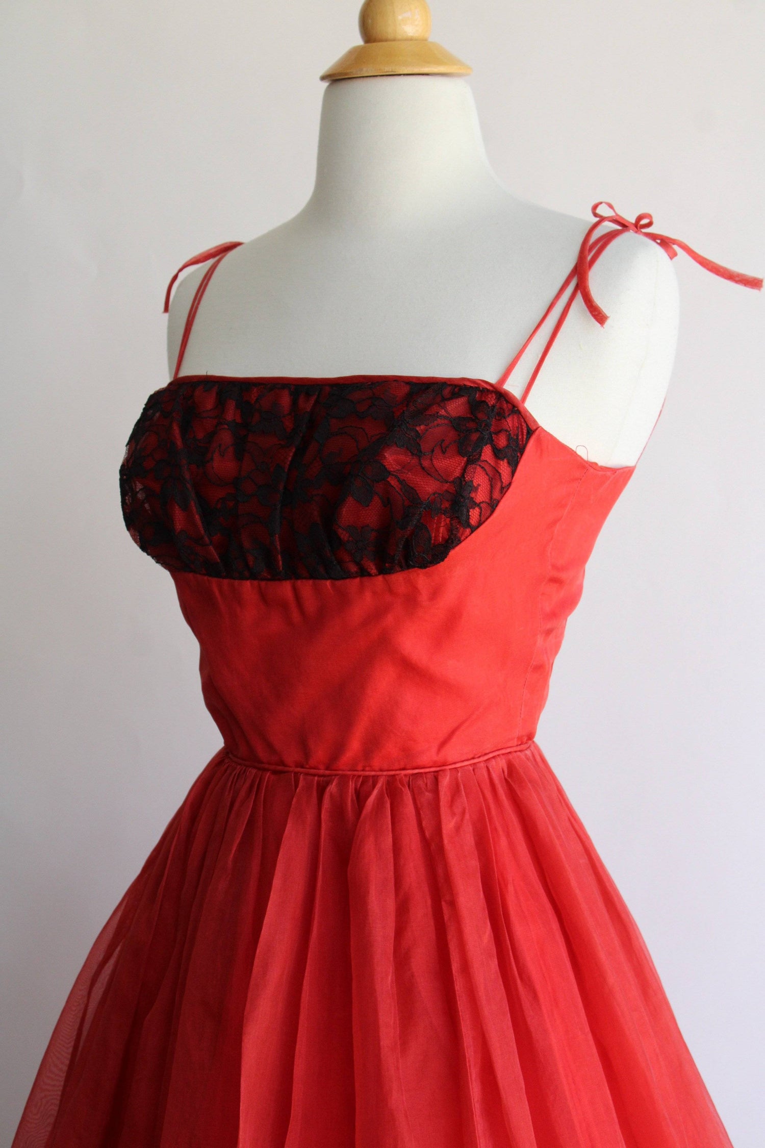 Vintage 1950s Full Skirt Party Dress Red with Black Lace Dress