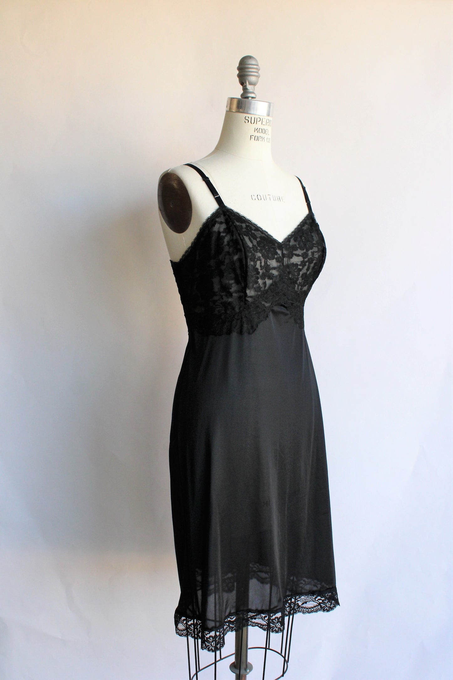 Vintage 1960s Kayser Black Full Slip, Size 38