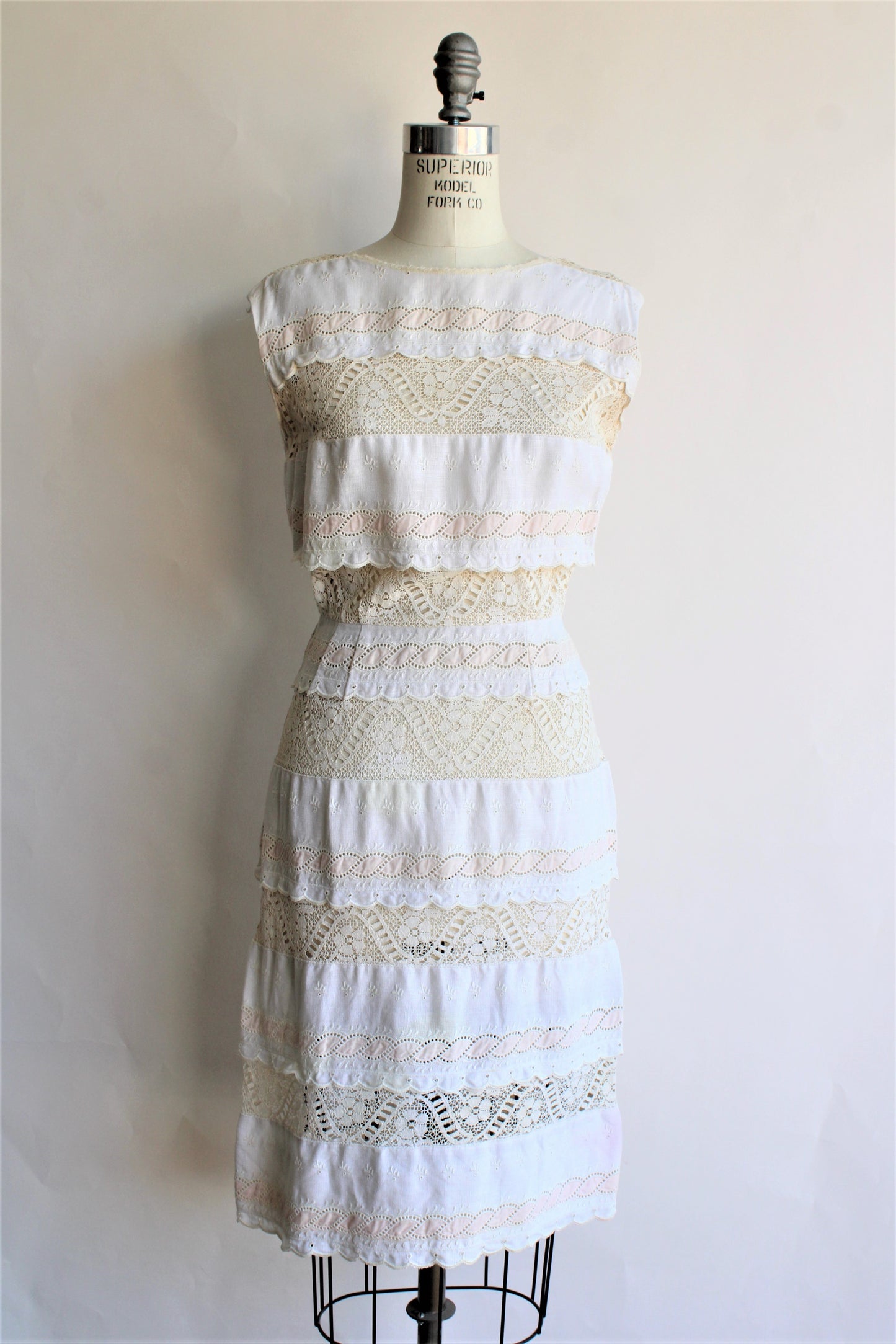 Vintage 1960s Linen and Lace Dress from Saks Fifth Avenue