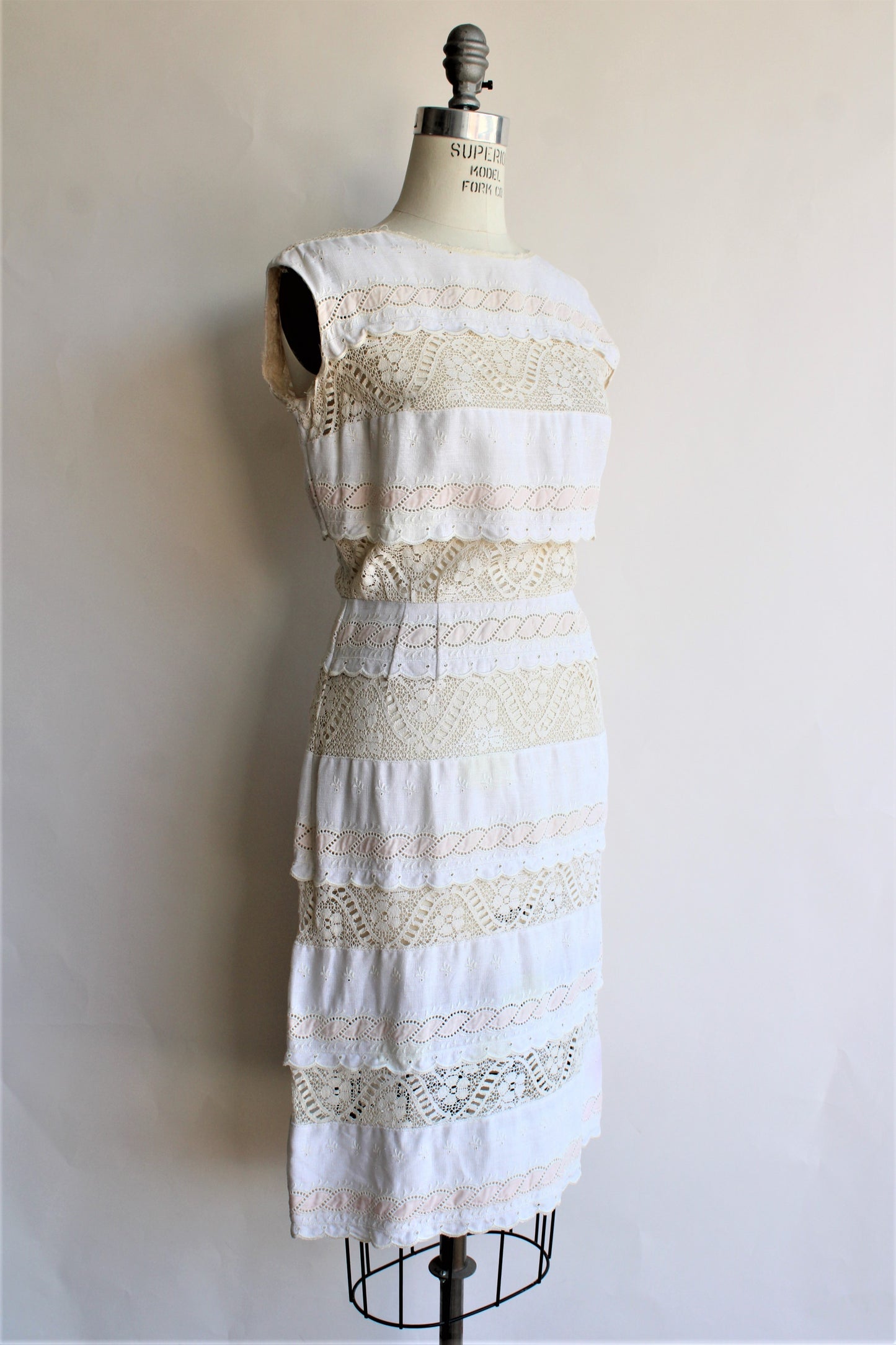 Vintage 1960s Linen and Lace Dress from Saks Fifth Avenue