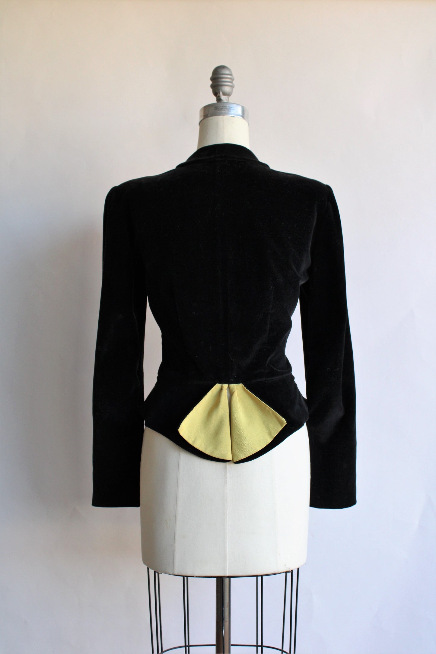 Vintage 1940s 1950s New Look Velvet Jacket by Nona Originals