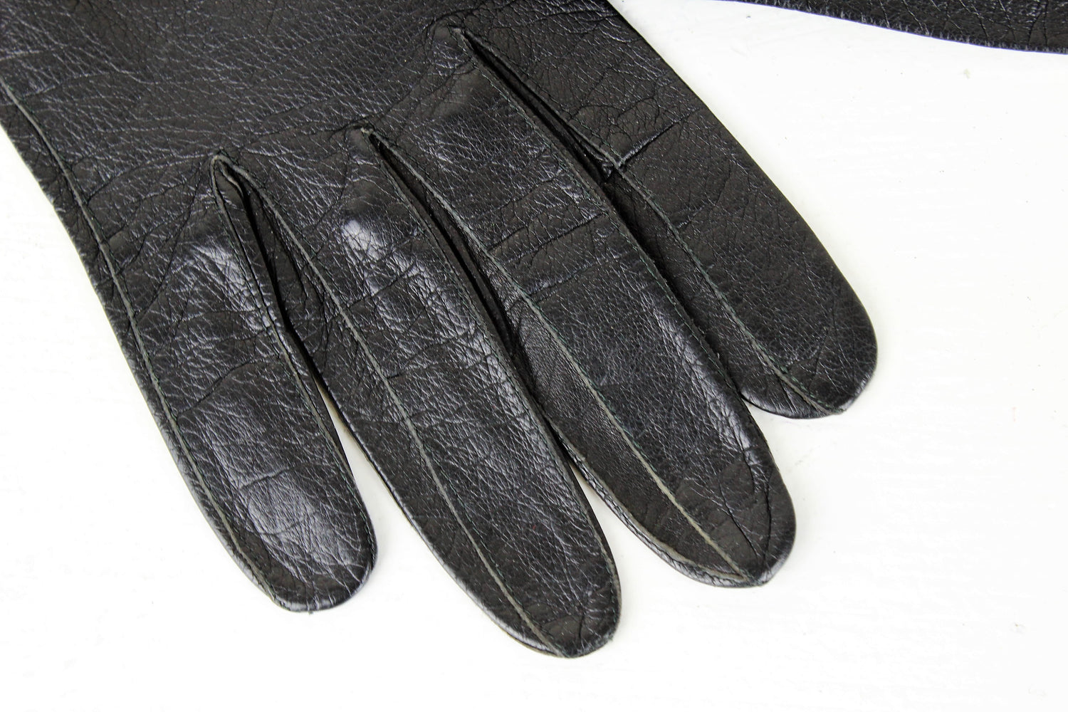 Vintage 1960s Black Gloves in Kid Leather 