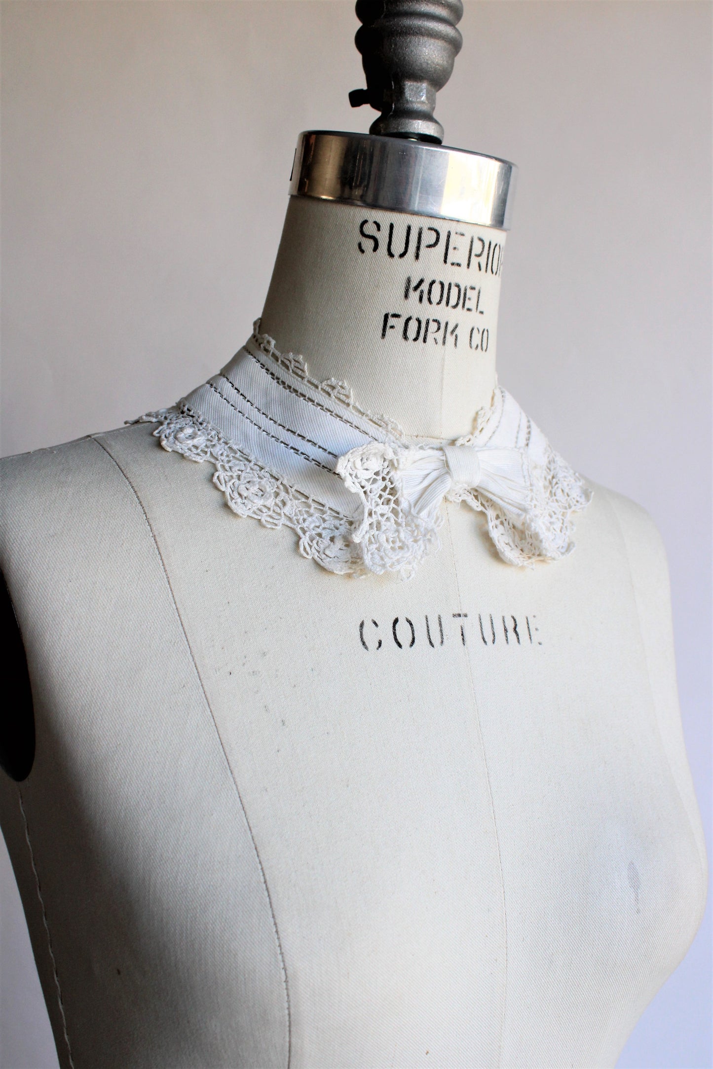 Vintage Crochet Lace and Cotton Detachable Collar