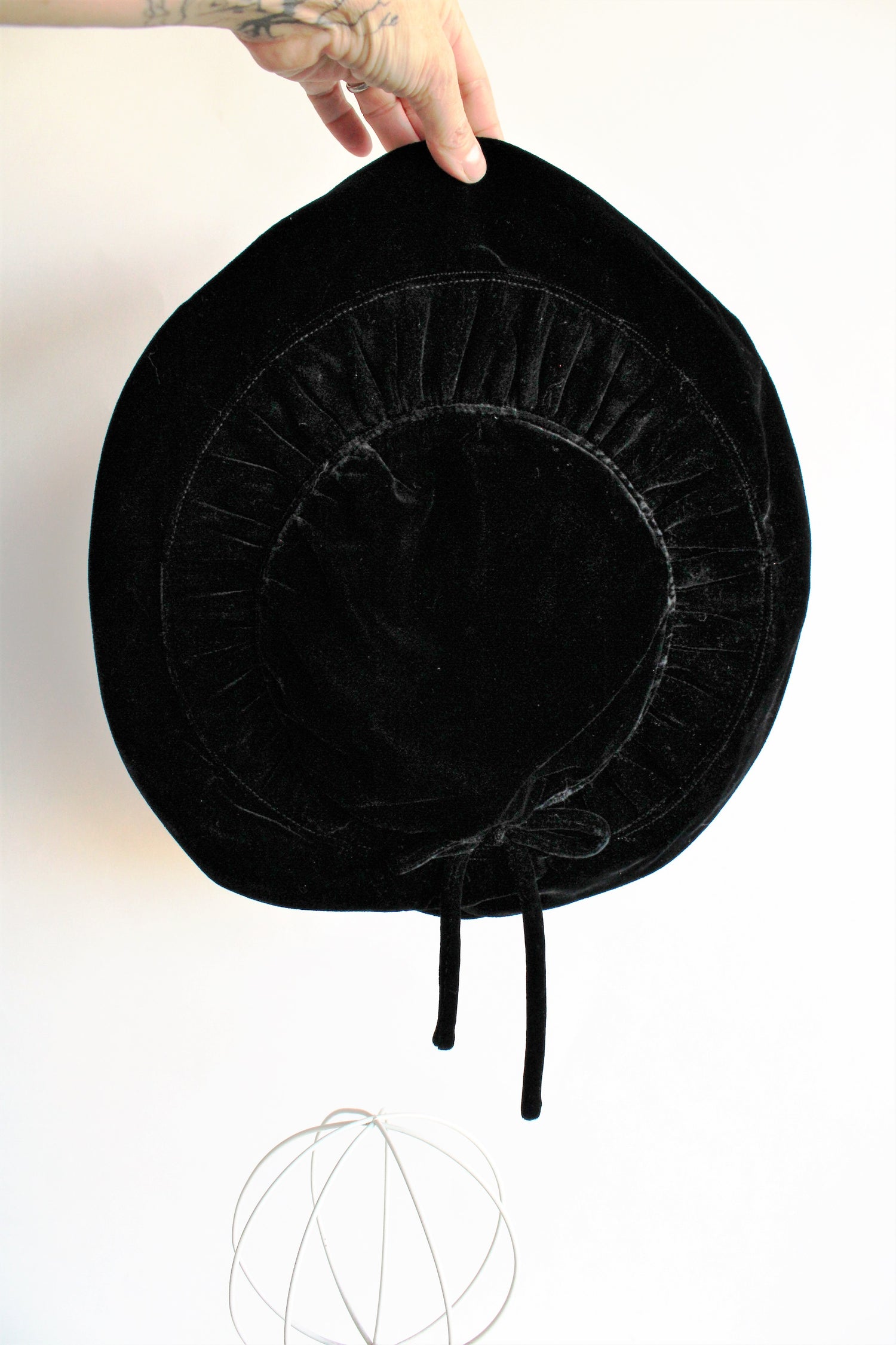Vintage 1940s 1950s Black Velvet Tilt Hat